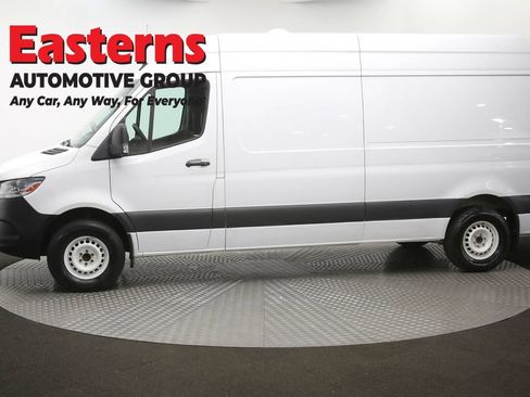 Used 2020 Mercedes-Benz Sprinter 2500 w/ Driver Convenience Package image 57
