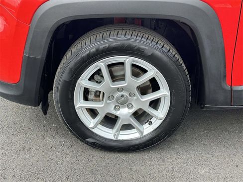 Used 2020 Jeep Renegade Latitude w/ UConnect 8.4 Nav Group image 28