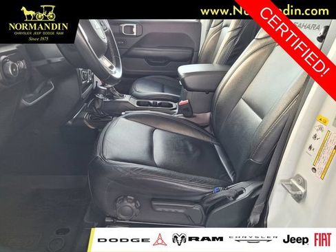 Certified 2018 Jeep Wrangler Unlimited Sahara w/ LED Lighting Group AWD/4WD image 16