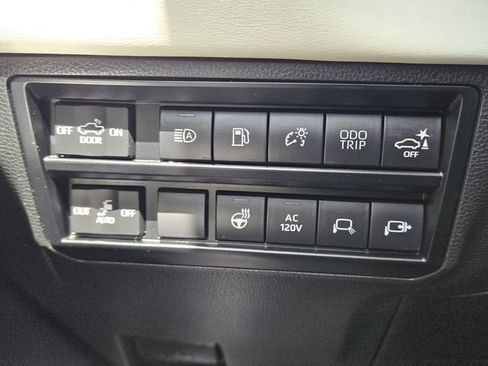 Used 2023 Toyota Tundra Capstone AWD/4WD image 22