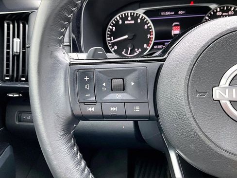 Used 2022 Nissan Pathfinder SV image 26