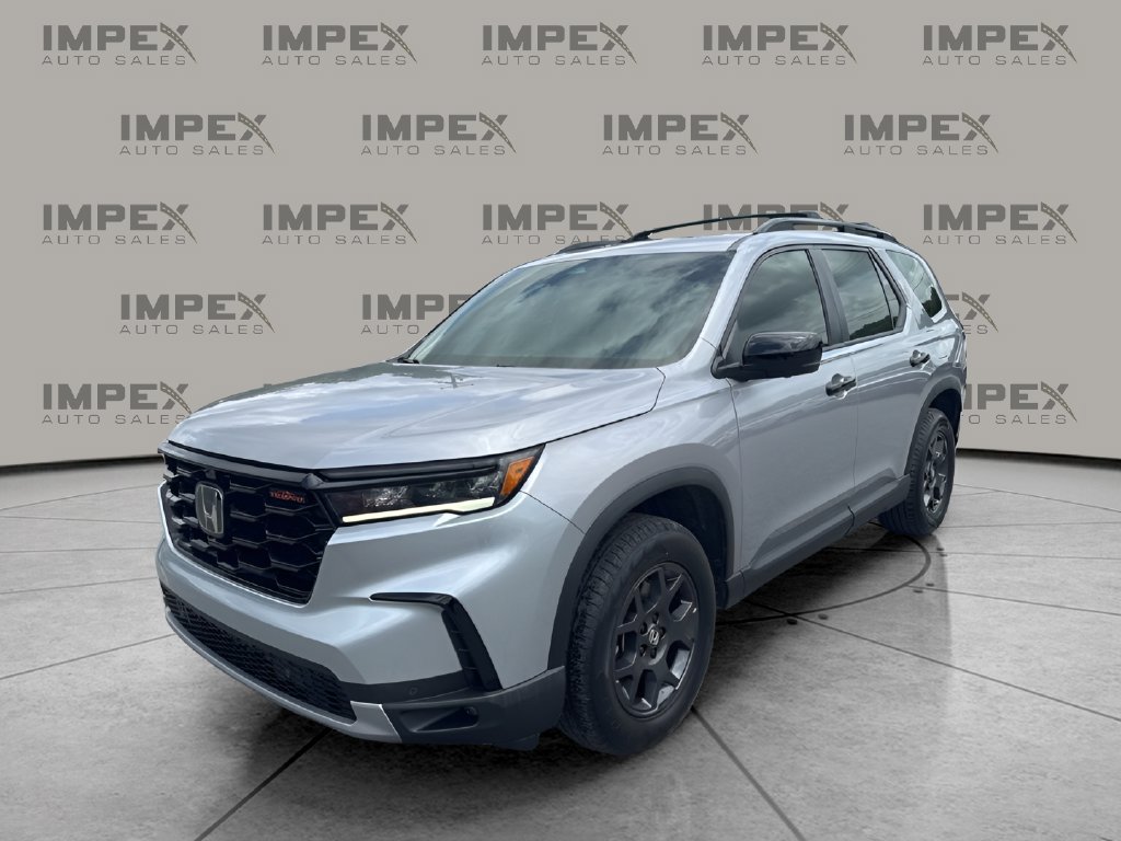 Used 2025 Honda Pilot TrailSport image 1