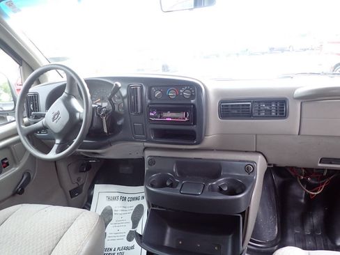 Used 2000 Chevrolet Express 3500 w/ Cold Climate Pkg RWD image 11