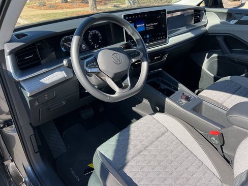 Used 2025 Volkswagen Tiguan S w/ 18" Wheel Package image 14