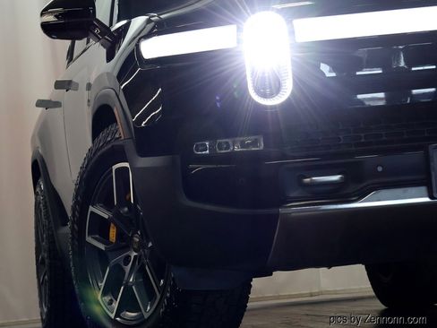 Used 2023 Rivian R1S Launch Edition image 4