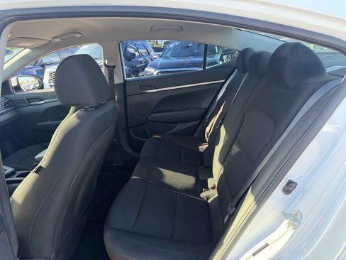 Used 2020 Hyundai Elantra SE w/ Cargo Package (C1) FWD image 12