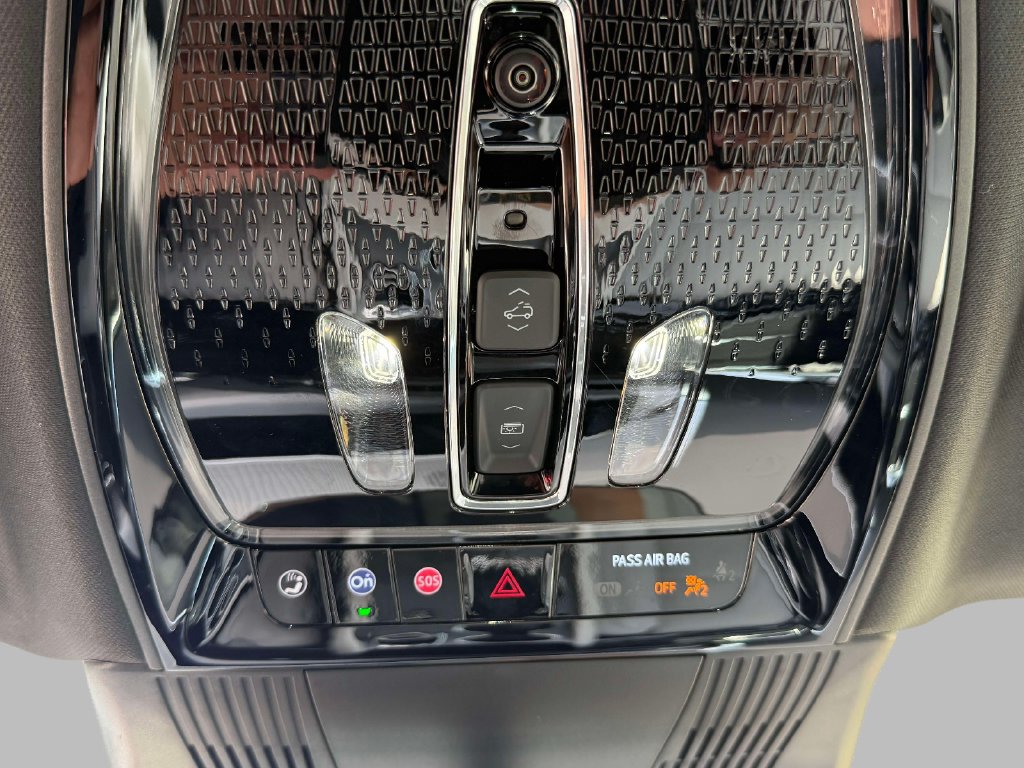 Certified 2026 Cadillac Vistiq Luxury AWD/4WD image 26