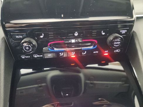 Used 2022 Jeep Grand Cherokee L Limited image 24