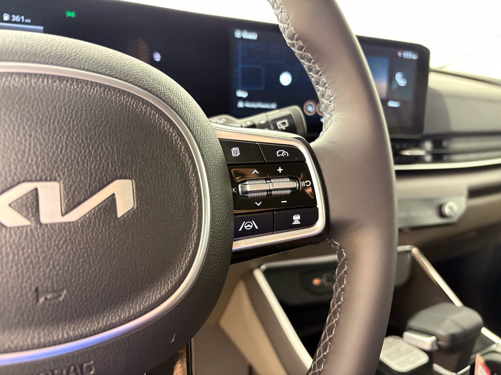 New 2026 Kia Carnival EX FWD image 21