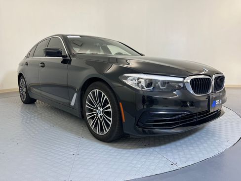 Used 2019 BMW 530e w/ Convenience Package image 6