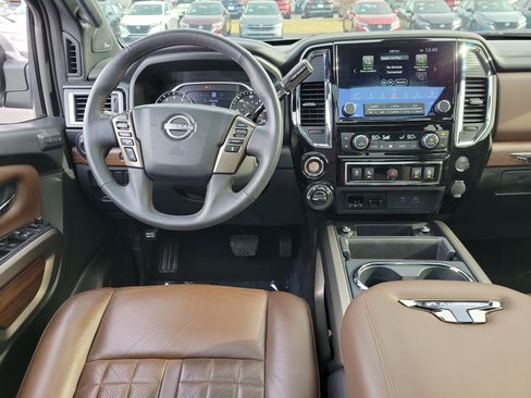 Certified 2024 Nissan Titan Platinum Reserve w/ Moonroof Package image 10