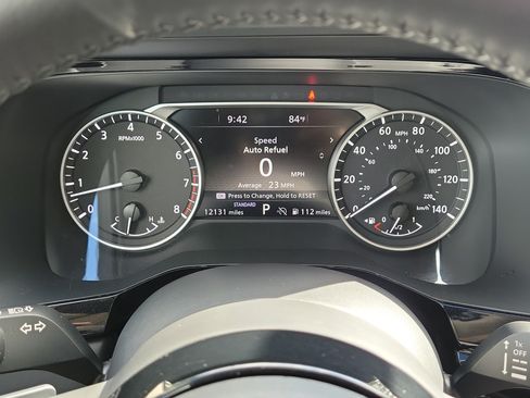 Certified 2025 Nissan Pathfinder SL FWD image 24
