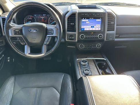 Used 2019 Ford Expedition Platinum image 4