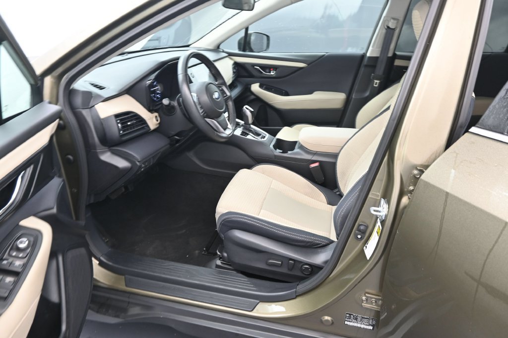 Certified 2025 Subaru Outback Premium AWD/4WD image 16