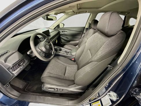 Used 2025 Honda Accord SE image 11