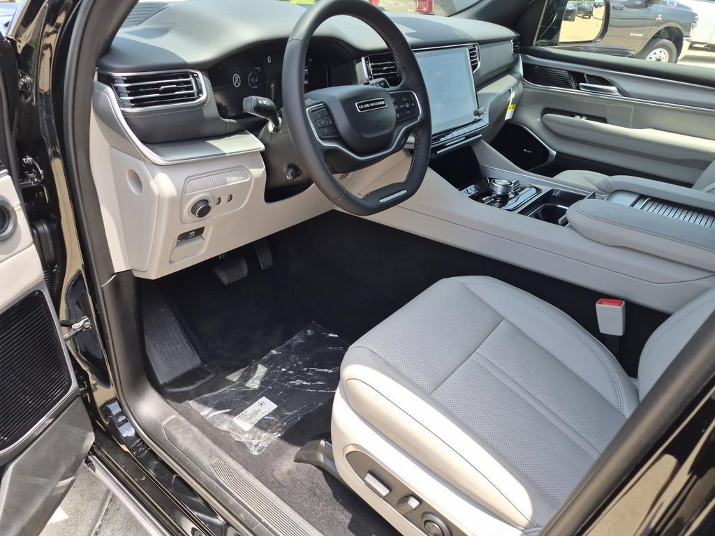 New 2026 Jeep Grand Wagoneer L Limited AWD/4WD image 12