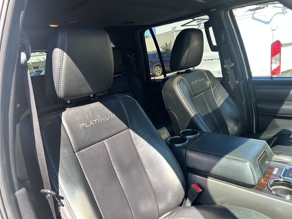 Used 2017 Ford Expedition Platinum RWD image 13