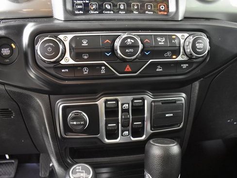 Used 2023 Jeep Gladiator Overland image 22