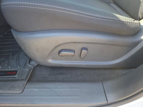Used 2019 Nissan Pathfinder SV FWD image 12