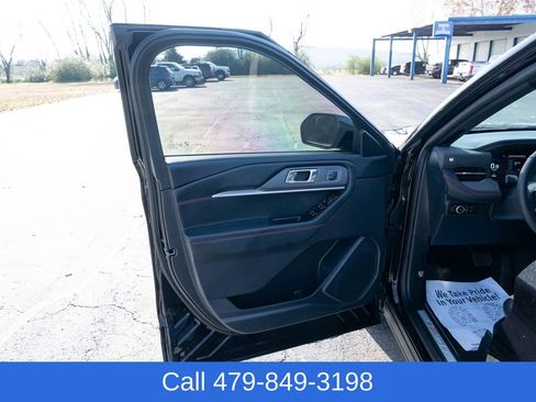 Used 2025 Ford Explorer ST-Line w/ Premium Package image 11