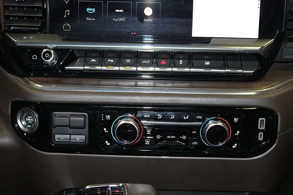Used 2024 GMC Sierra 1500 SLT w/ SLT Premium Plus Package AWD/4WD image 20