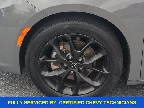 Used 2025 Chrysler Pacifica Limited FWD image 17