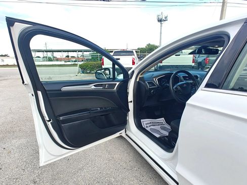 Used 2020 Ford Fusion SE AWD/4WD image 9