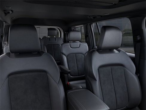 New 2025 Jeep Grand Cherokee L Altitude image 26