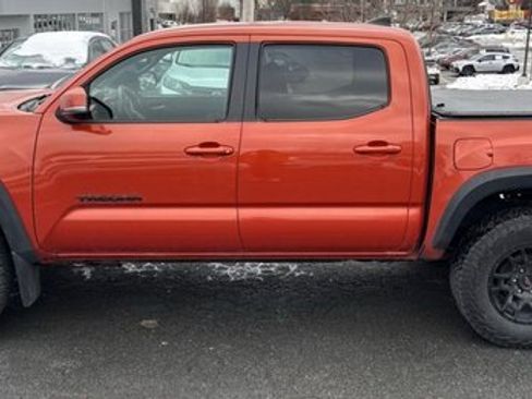 Used 2017 Toyota Tacoma SR5 image 5