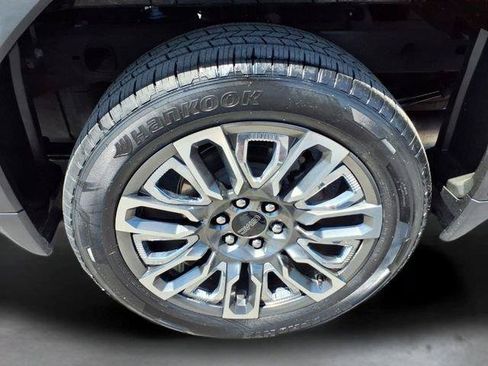 Used 2023 GMC Sierra 1500 Denali Ultimate AWD/4WD image 9