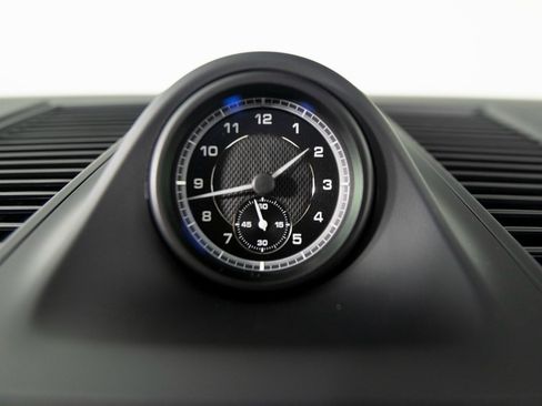 New 2026 Porsche Macan image 24