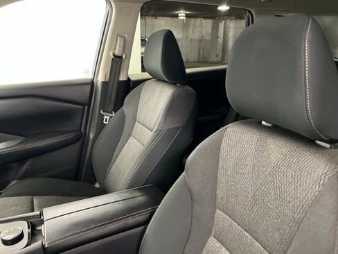 Used 2024 Nissan Rogue SV AWD/4WD image 16