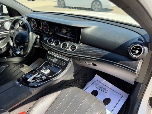 Used 2017 Mercedes-Benz E 300 E 300 4MATIC Sedan 4D w/ Premium 1 Package image 40