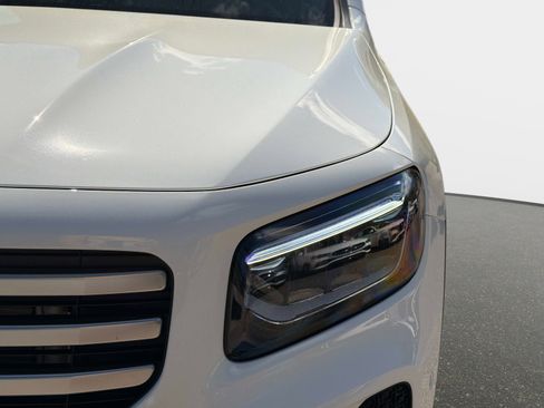 New 2026 Mercedes-Benz GLB 250 image 9