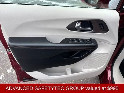 Used 2020 Chrysler Pacifica Touring-L Plus w/ Advanced Safetytec Group image 12