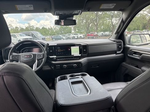 Used 2026 GMC Sierra 1500 SLT AWD/4WD image 12