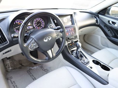 Used 2014 INFINITI Q50 Premium w/ Leather Seating Package image 21
