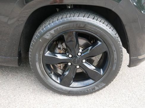Used 2016 Jeep Grand Cherokee High Altitude AWD/4WD image 7