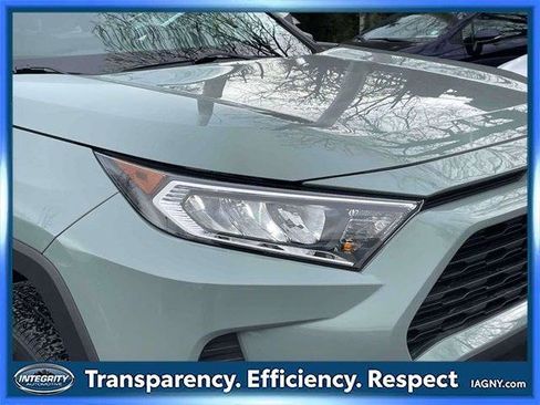 Certified 2021 Toyota RAV4 XLE Premium image 9