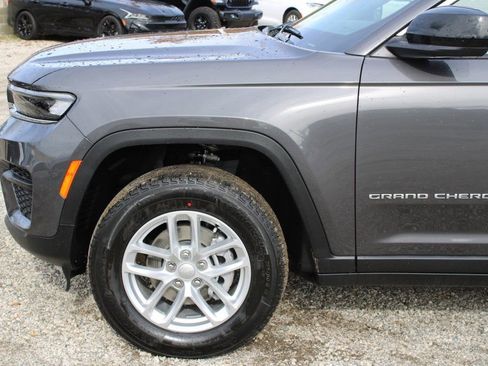 New 2025 Jeep Grand Cherokee Laredo image 7