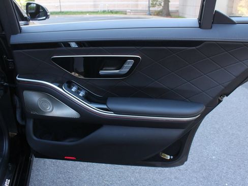 Used 2022 Mercedes-Benz S 500 4MATIC image 25