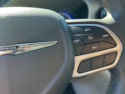 Used 2023 Chrysler Voyager LX FWD image 18