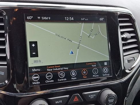 Used 2021 Jeep Grand Cherokee Laredo X AWD/4WD image 23