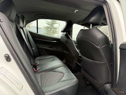 Used 2024 Toyota Camry SE image 9