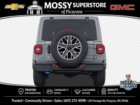 Used 2023 Jeep Wrangler Unlimited Sahara w/ Cold Weather Group AWD/4WD image 9