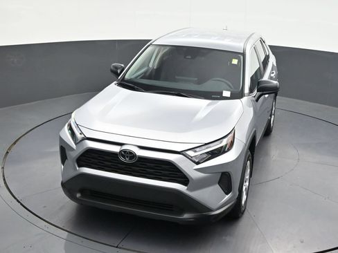 Used 2025 Toyota RAV4 LE FWD image 25