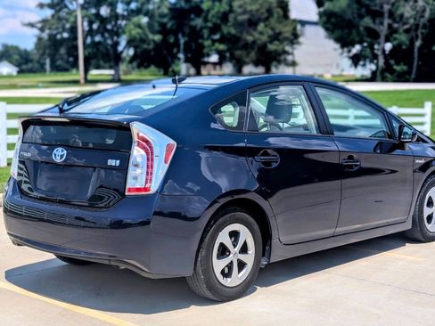Used 2014 Toyota Prius Four w/ Solar Roof Package FWD image 8