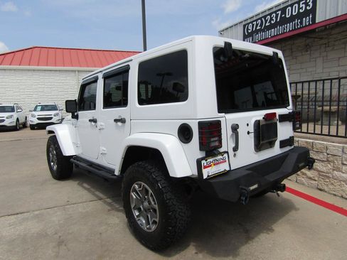Used 2014 Jeep Wrangler Unlimited Rubicon w/ Connectivity Group AWD/4WD image 3