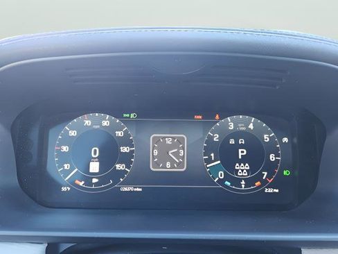 Certified 2023 Land Rover Discovery Metropolitan Edition image 17