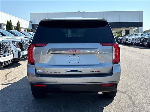 Certified 2024 GMC Yukon XL AT4 w/ AT4 Premium Package AWD/4WD image 5